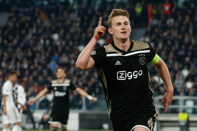 De Ligt dukket opp i Torino, Italia
