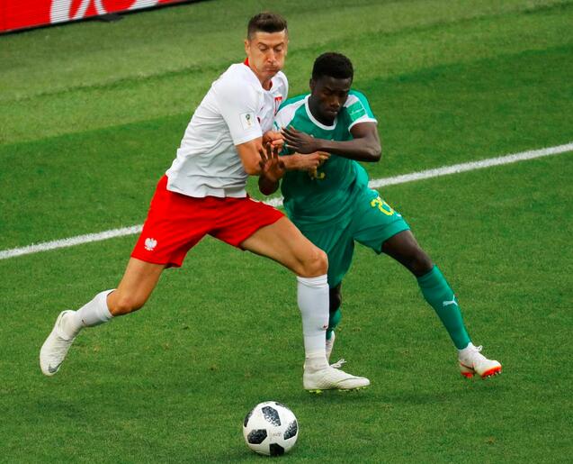 Senegal stun Polen 2-1